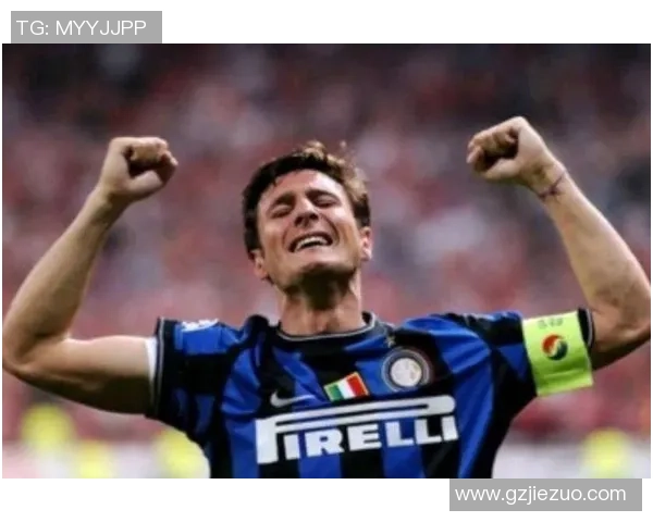 二十一世纪足坛十大巨星璀璨时刻与传奇人生全景解读