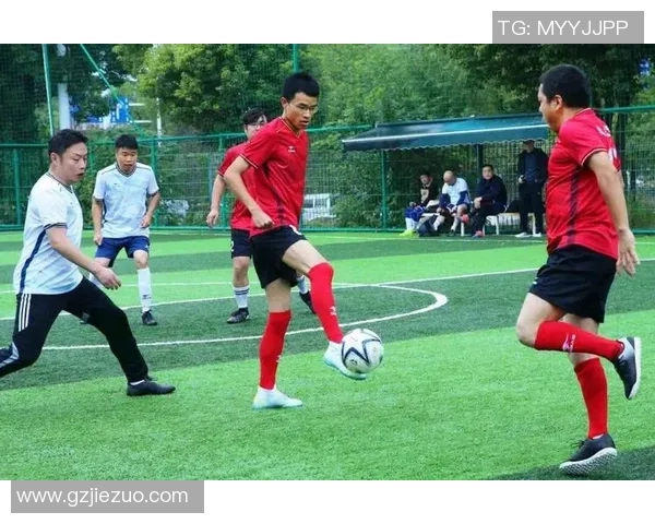 清远野球球星足球队实力崭露头角 全力冲击更高荣誉