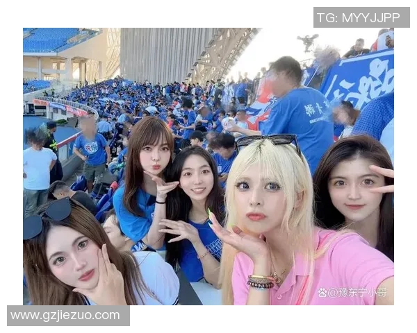 足球星微博热议赛场焦点话题球迷互动引爆激情瞬间